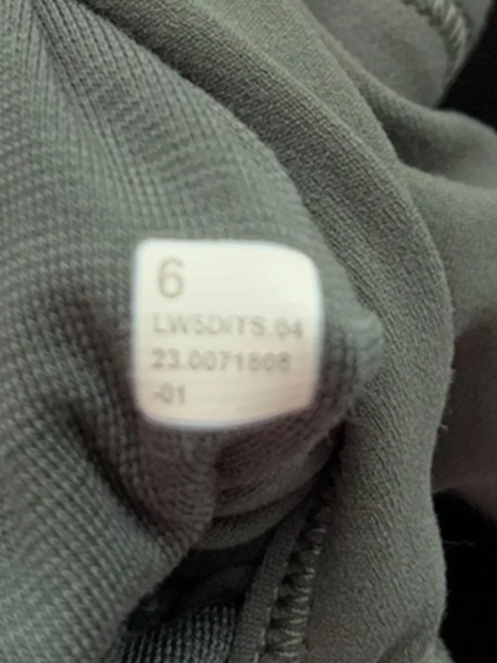 Lululemon Align 28” size 6 Deep Green Leggings - Picture 2 of 2
